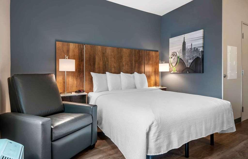 Extended Stay America Premier Suites - Tampa - Fairgrounds - Casino Room photo